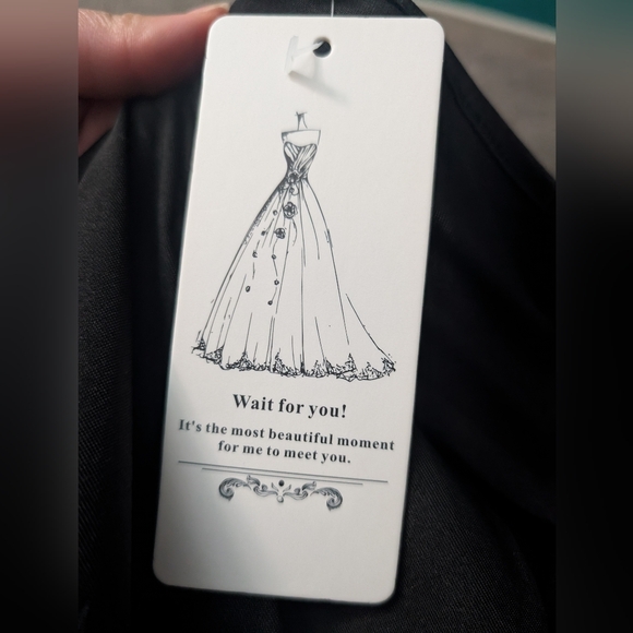 Elegant Black Long-Sleeve Wrap Maxi Dress - Picture 8 of 11